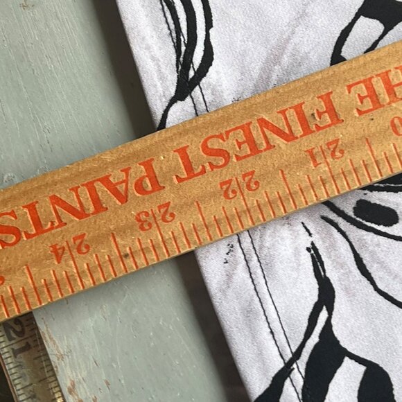 White House Black Market Tank Top Shirt Size XS Zebra Floral Black White Boho - Picture 7 of 9